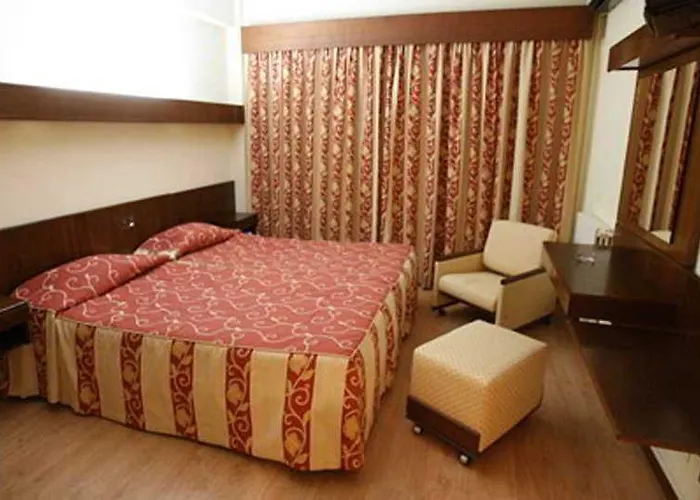 Costa De Prata 2 & 3*